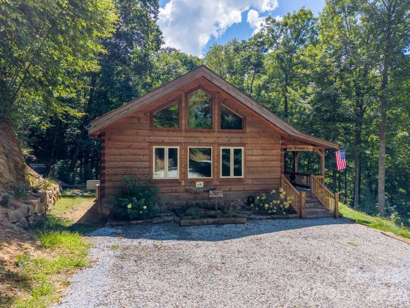 58 Indianola Lane, Bryson City, NC 28713.  MLS# CAR4424618, YatesRealty ID 51014. 