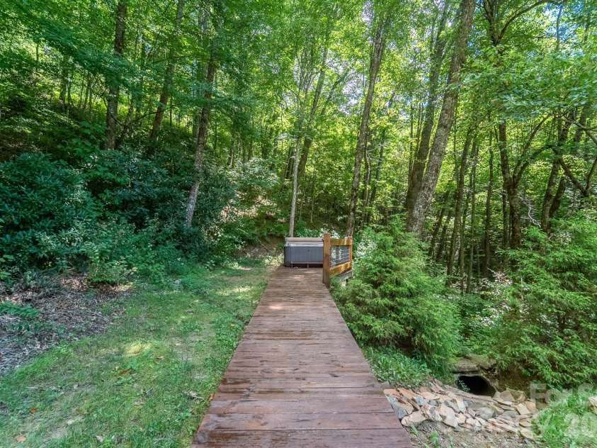 58 Indianola Lane, Bryson City, NC 28713.  MLS# CAR4424618, YatesRealty ID 51014. 