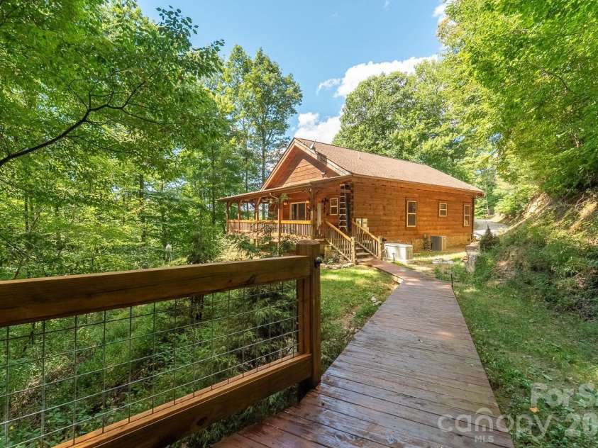 58 Indianola Lane, Bryson City, NC 28713.  MLS# CAR4424618, YatesRealty ID 51014. 