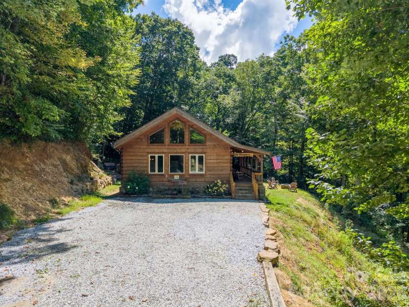 58 Indianola Lane, Bryson City, NC 28713.  MLS# CAR4424618, YatesRealty ID 51014. 