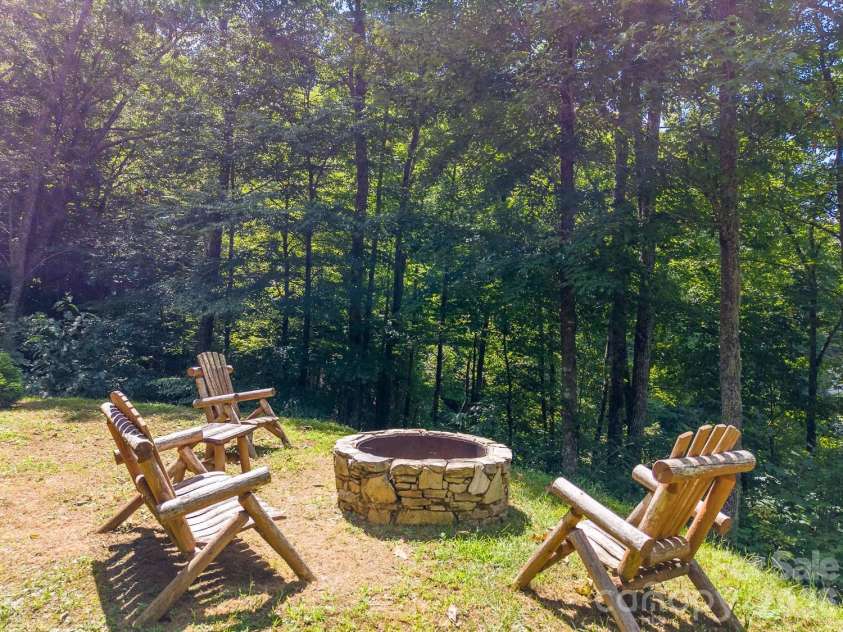 58 Indianola Lane, Bryson City, NC 28713.  MLS# CAR4424618, YatesRealty ID 51014. 