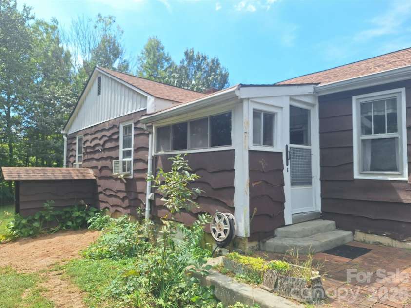 16 Shannon Drive, Asheville, NC 28803.  MLS# CAR4424244, YatesRealty ID 51015. Back