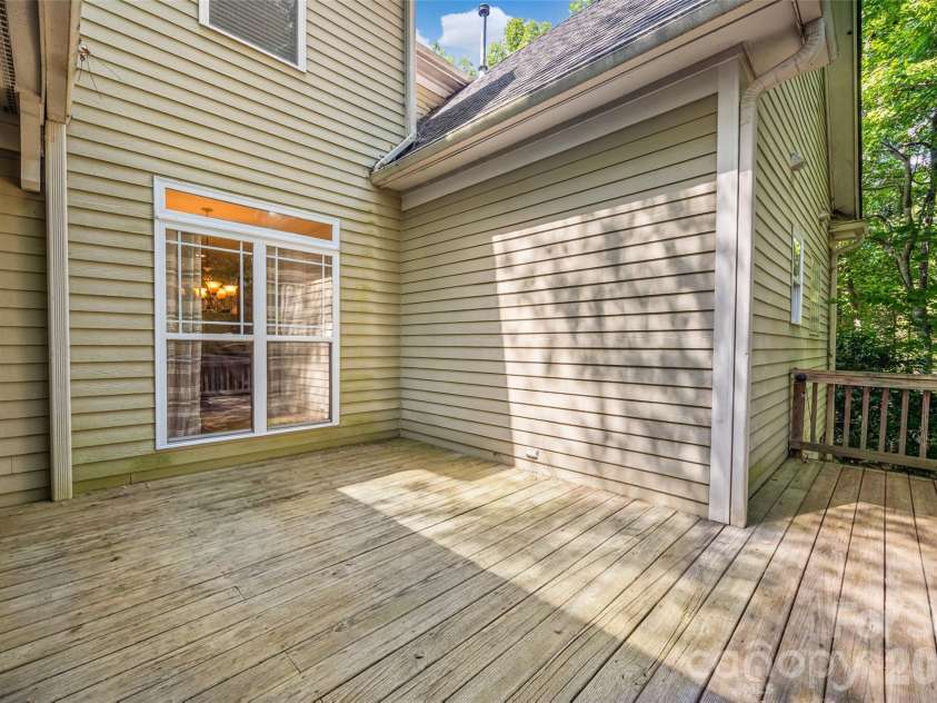 172 Mill Pond Road, Clover, SC 29710.  MLS# CAR4425173, YatesRealty ID 51016. 