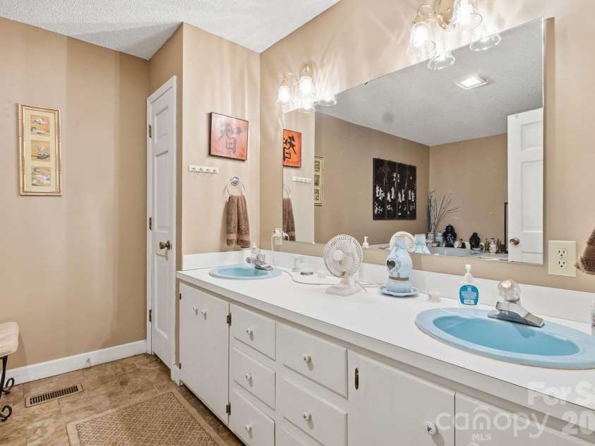 2340 Nc 152 Highway, China Grove, NC 28023.  MLS# CAR4420158, YatesRealty ID 51018. 