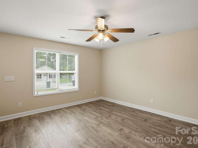 2955 Amay James Avenue, Charlotte, NC 28208.  MLS# CAR4424742, YatesRealty ID 51019. 