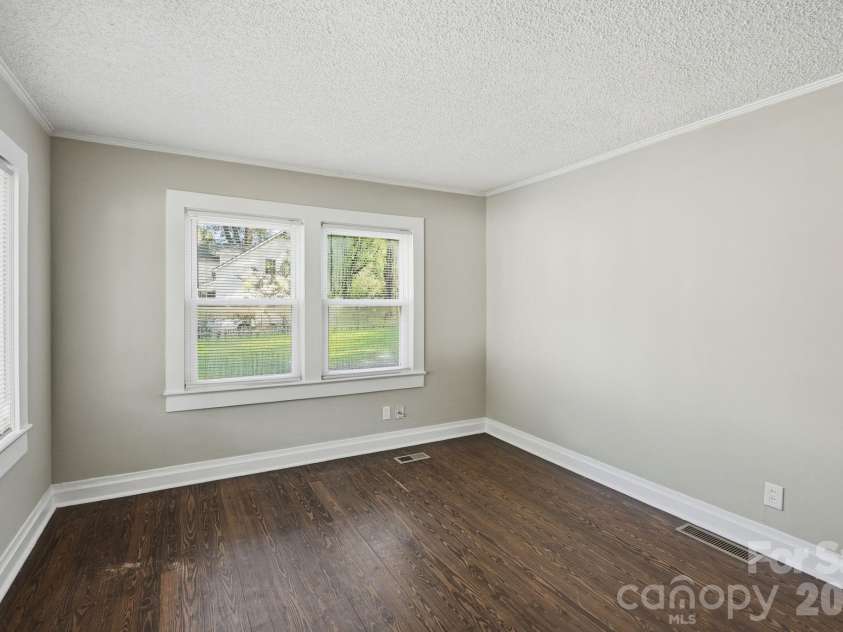 2955 Amay James Avenue, Charlotte, NC 28208.  MLS# CAR4424742, YatesRealty ID 51019. 