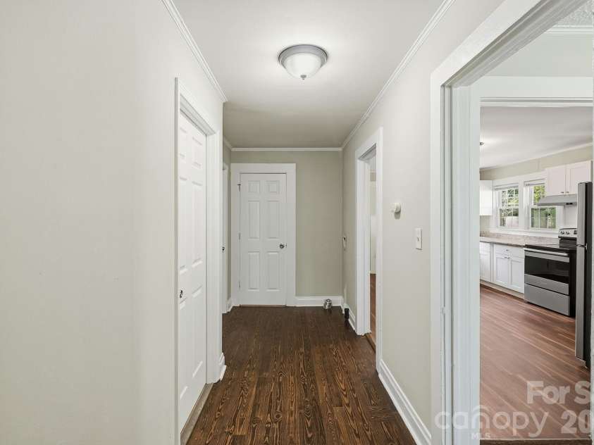2955 Amay James Avenue, Charlotte, NC 28208.  MLS# CAR4424742, YatesRealty ID 51019. 