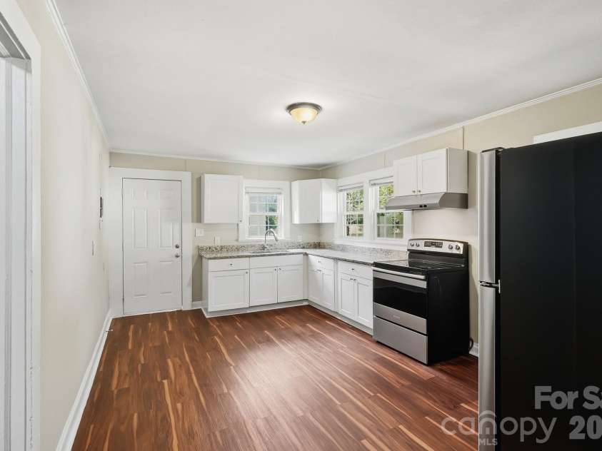 2955 Amay James Avenue, Charlotte, NC 28208.  MLS# CAR4424742, YatesRealty ID 51019. 