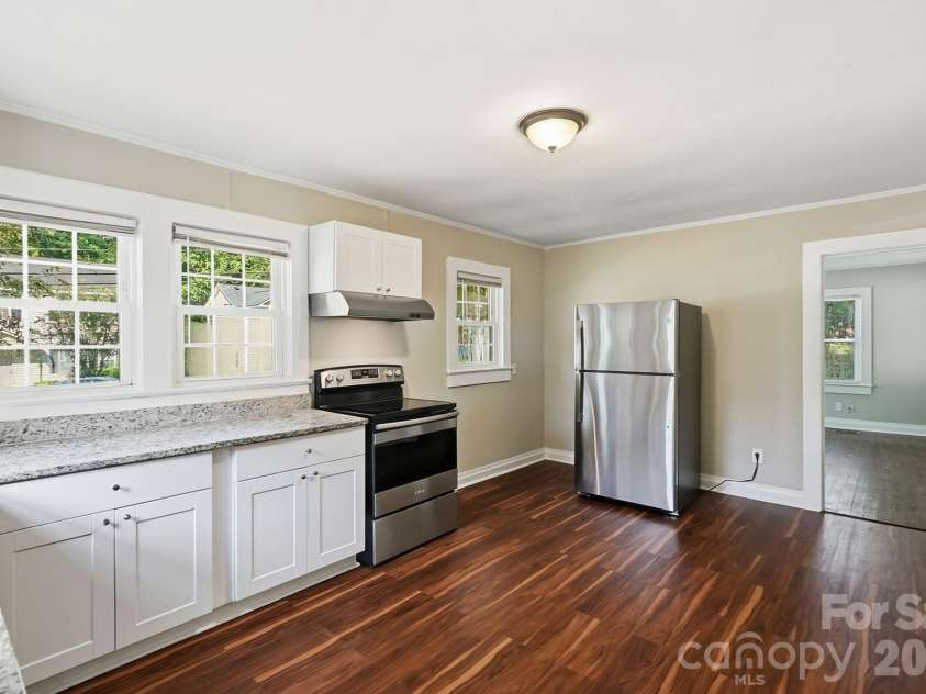 2955 Amay James Avenue, Charlotte, NC 28208.  MLS# CAR4424742, YatesRealty ID 51019. 