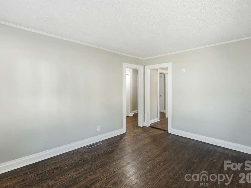 2955 Amay James Avenue, Charlotte, NC 28208.  MLS# CAR4424742, YatesRealty ID 51019. 