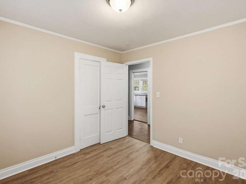 2955 Amay James Avenue, Charlotte, NC 28208.  MLS# CAR4424742, YatesRealty ID 51019. 