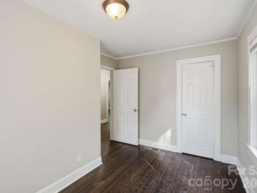 2955 Amay James Avenue, Charlotte, NC 28208.  MLS# CAR4424742, YatesRealty ID 51019. 