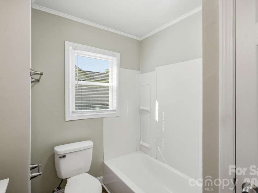 2955 Amay James Avenue, Charlotte, NC 28208.  MLS# CAR4424742, YatesRealty ID 51019. 