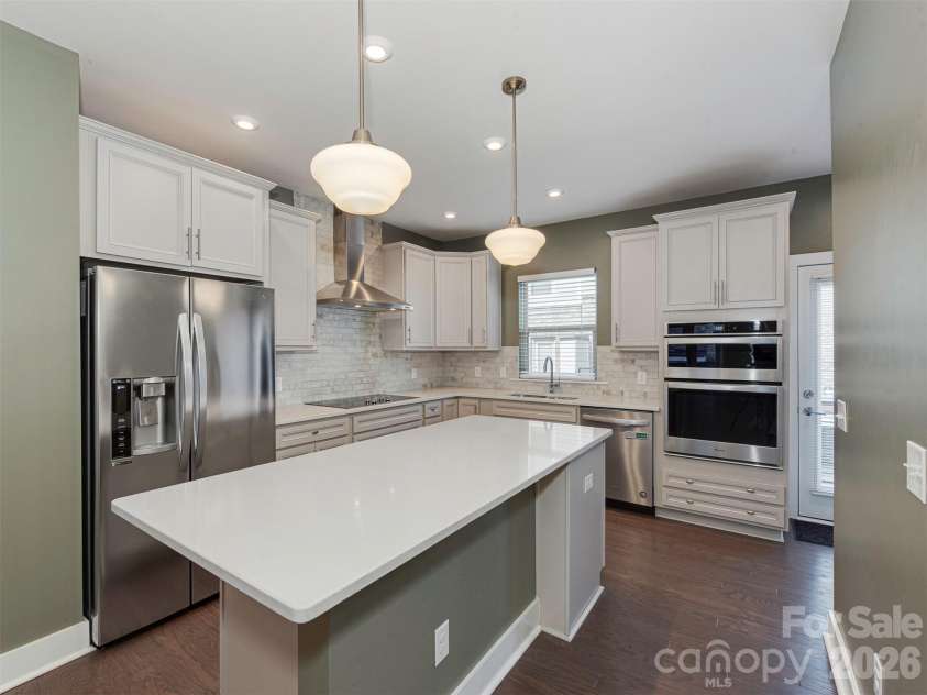 16023 Roscoe Lane, Charlotte, NC 28204.  MLS# CAR4417301, YatesRealty ID 51021. 