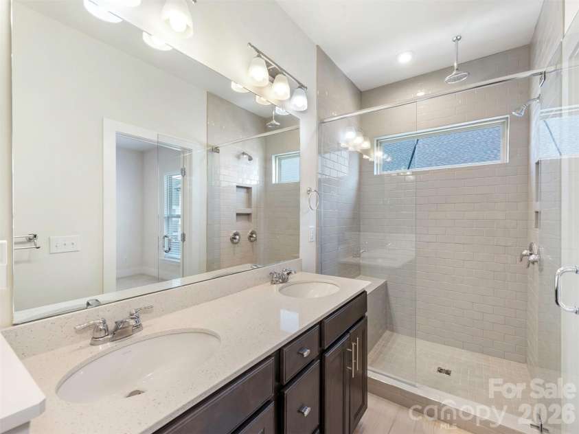 16023 Roscoe Lane, Charlotte, NC 28204.  MLS# CAR4417301, YatesRealty ID 51021. 