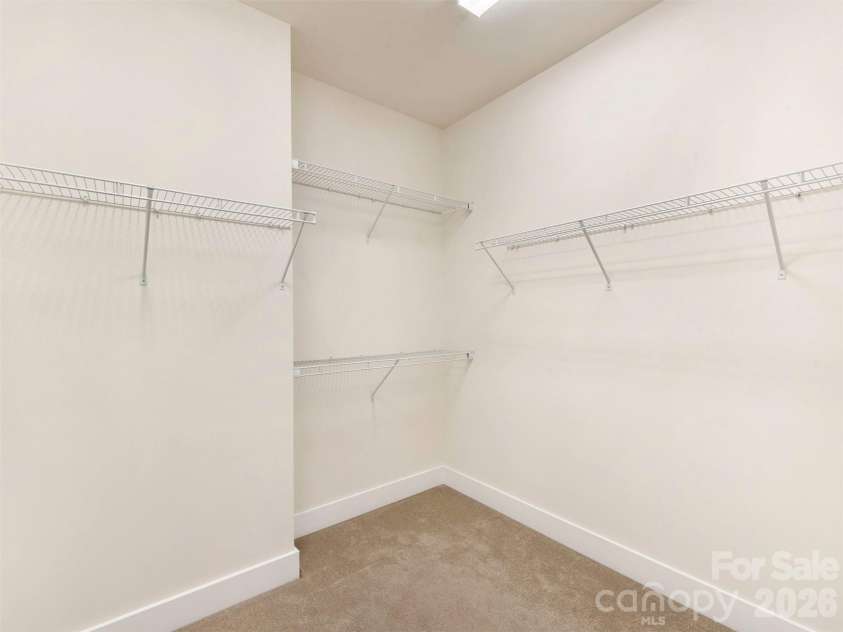 16023 Roscoe Lane, Charlotte, NC 28204.  MLS# CAR4417301, YatesRealty ID 51021. 