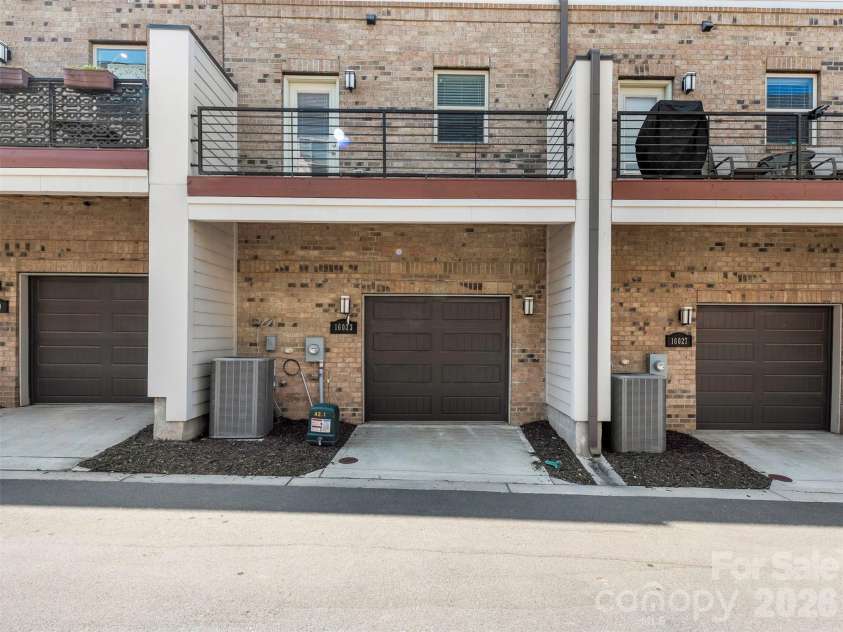 16023 Roscoe Lane, Charlotte, NC 28204.  MLS# CAR4417301, YatesRealty ID 51021. 