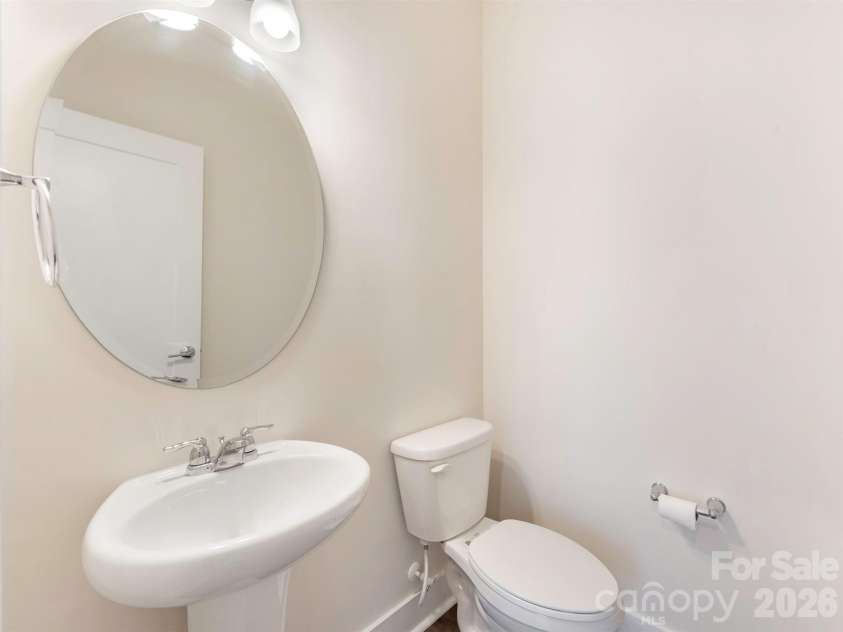 16023 Roscoe Lane, Charlotte, NC 28204.  MLS# CAR4417301, YatesRealty ID 51021. 