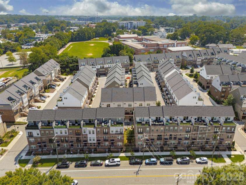 16023 Roscoe Lane, Charlotte, NC 28204.  MLS# CAR4417301, YatesRealty ID 51021. 