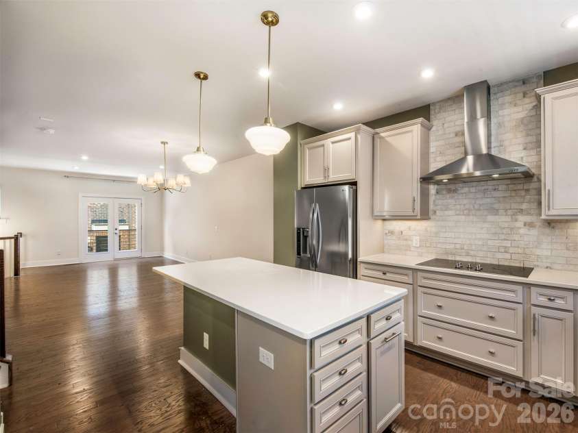 16023 Roscoe Lane, Charlotte, NC 28204.  MLS# CAR4417301, YatesRealty ID 51021. 