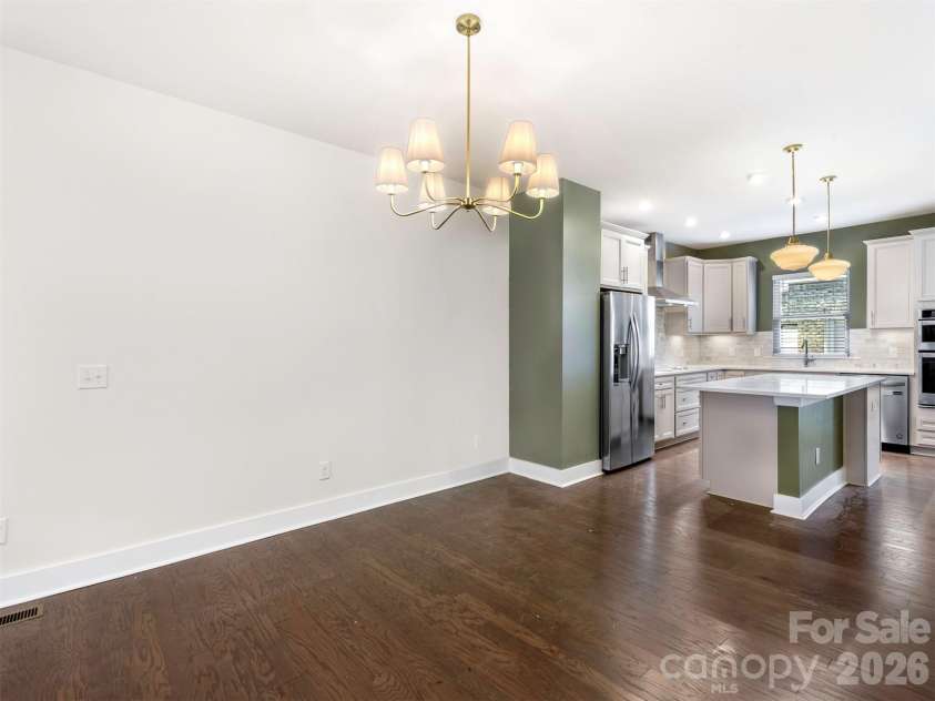 16023 Roscoe Lane, Charlotte, NC 28204.  MLS# CAR4417301, YatesRealty ID 51021. 