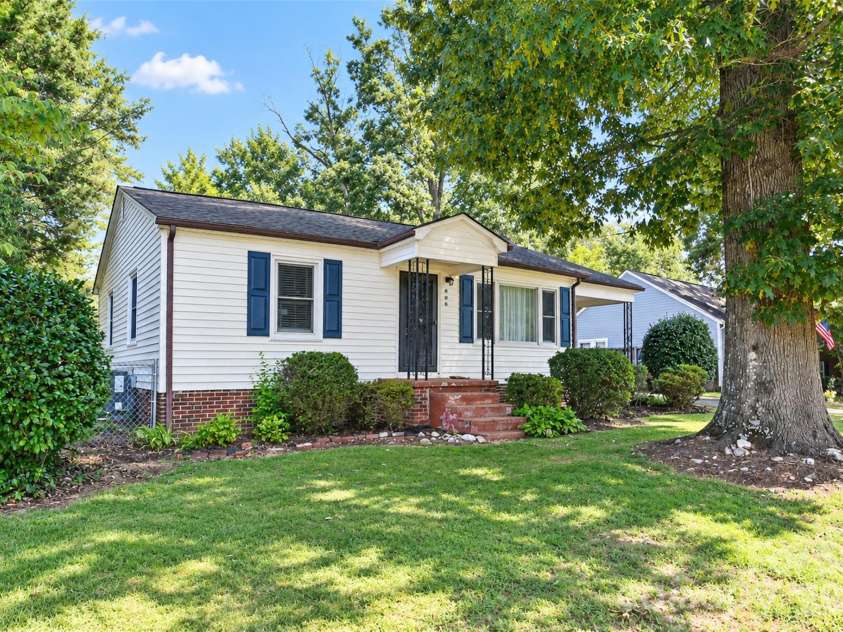 806 Applewood Street, Kannapolis, NC 28081.  MLS# CAR4425191, YatesRealty ID 51022. 