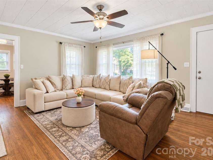 806 Applewood Street, Kannapolis, NC 28081.  MLS# CAR4425191, YatesRealty ID 51022. 