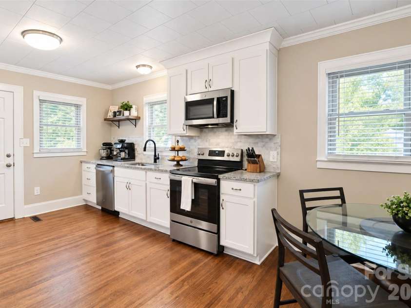 806 Applewood Street, Kannapolis, NC 28081.  MLS# CAR4425191, YatesRealty ID 51022. 