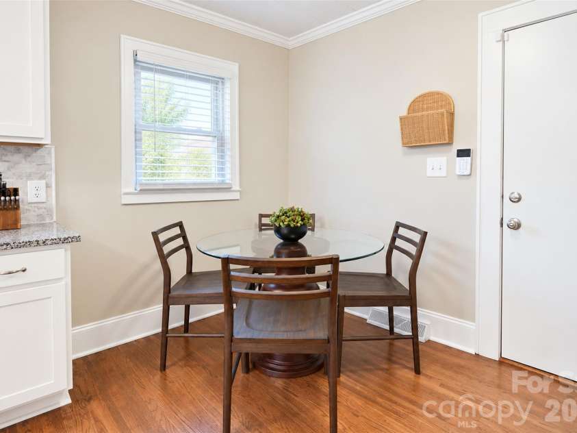 806 Applewood Street, Kannapolis, NC 28081.  MLS# CAR4425191, YatesRealty ID 51022. 