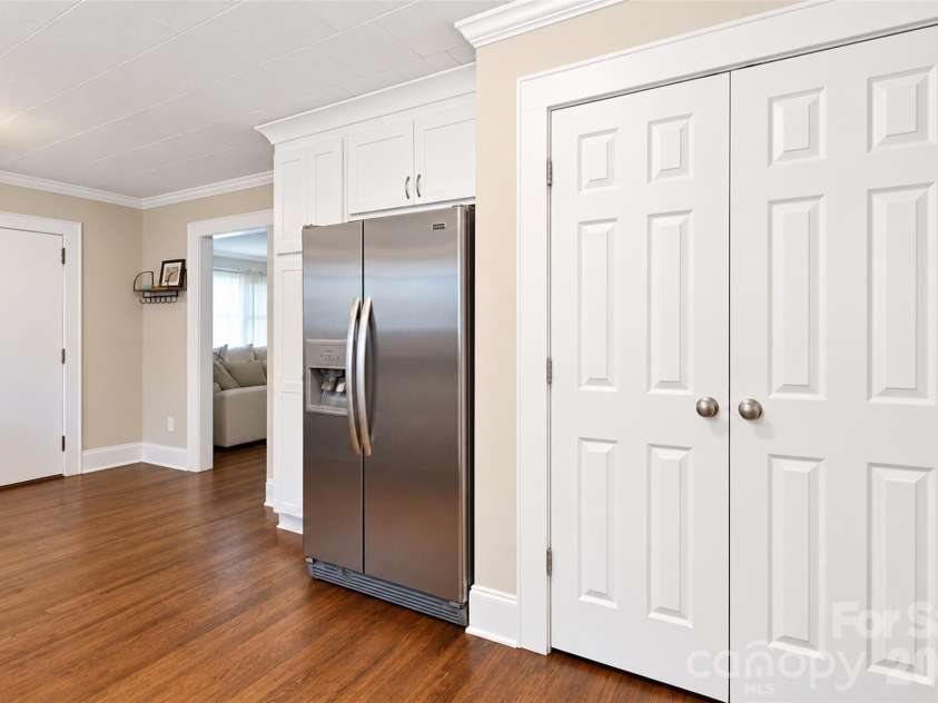 806 Applewood Street, Kannapolis, NC 28081.  MLS# CAR4425191, YatesRealty ID 51022. 