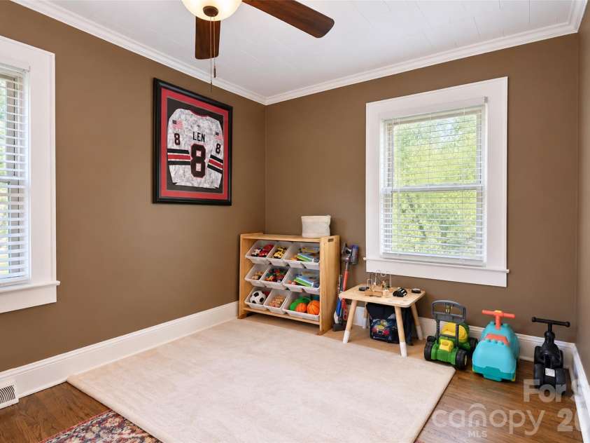 806 Applewood Street, Kannapolis, NC 28081.  MLS# CAR4425191, YatesRealty ID 51022. 
