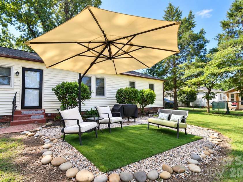 806 Applewood Street, Kannapolis, NC 28081.  MLS# CAR4425191, YatesRealty ID 51022. 