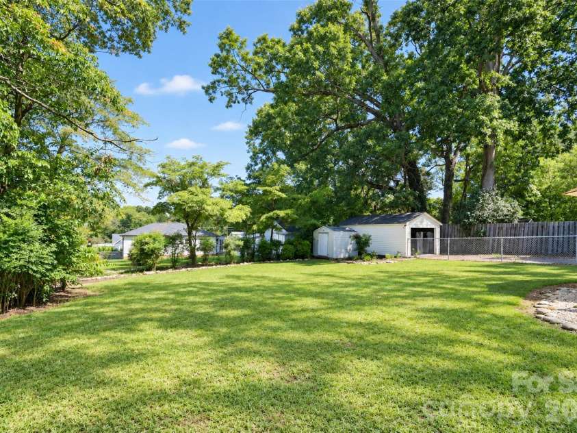 806 Applewood Street, Kannapolis, NC 28081.  MLS# CAR4425191, YatesRealty ID 51022. 