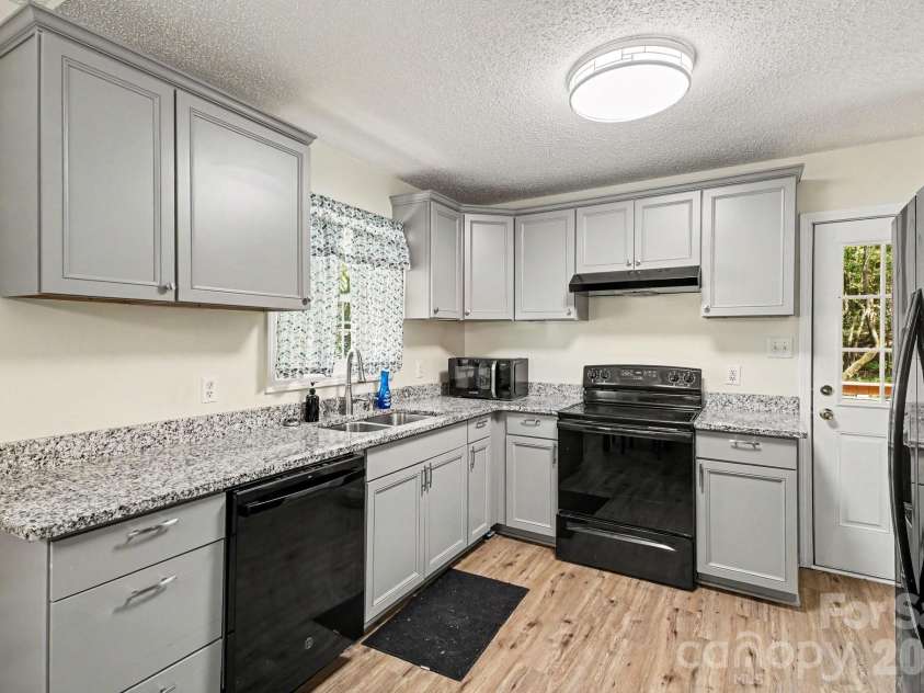 1560 Cambridge Heights Place, Concord, NC 28027.  MLS# CAR4425183, YatesRealty ID 51023. 