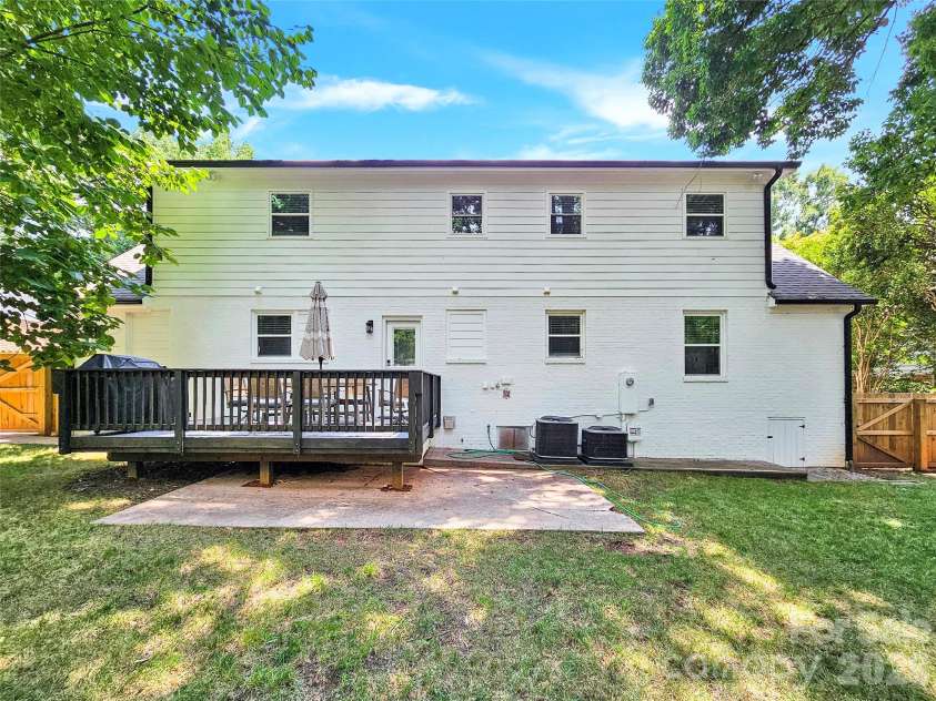 6639 Ronda Avenue, Charlotte, NC 28211.  MLS# CAR4425198, YatesRealty ID 51024. 