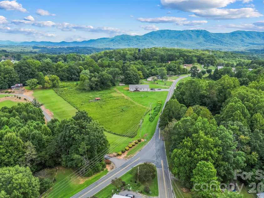 3740 Bennett Road, Morganton, NC 28655.  MLS# CAR4421680, YatesRealty ID 51031. 