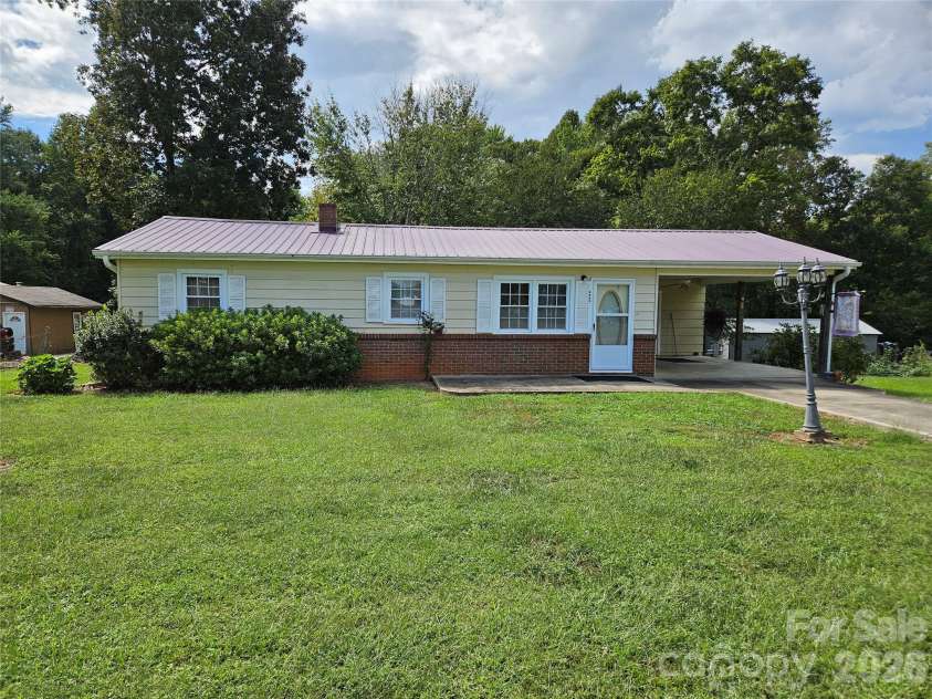 2648 Rose Place, Lenoir, NC 28645.  MLS# CAR4424930, YatesRealty ID 51032. 