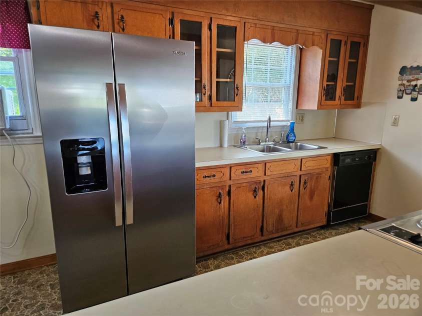 2648 Rose Place, Lenoir, NC 28645.  MLS# CAR4424930, YatesRealty ID 51032. 