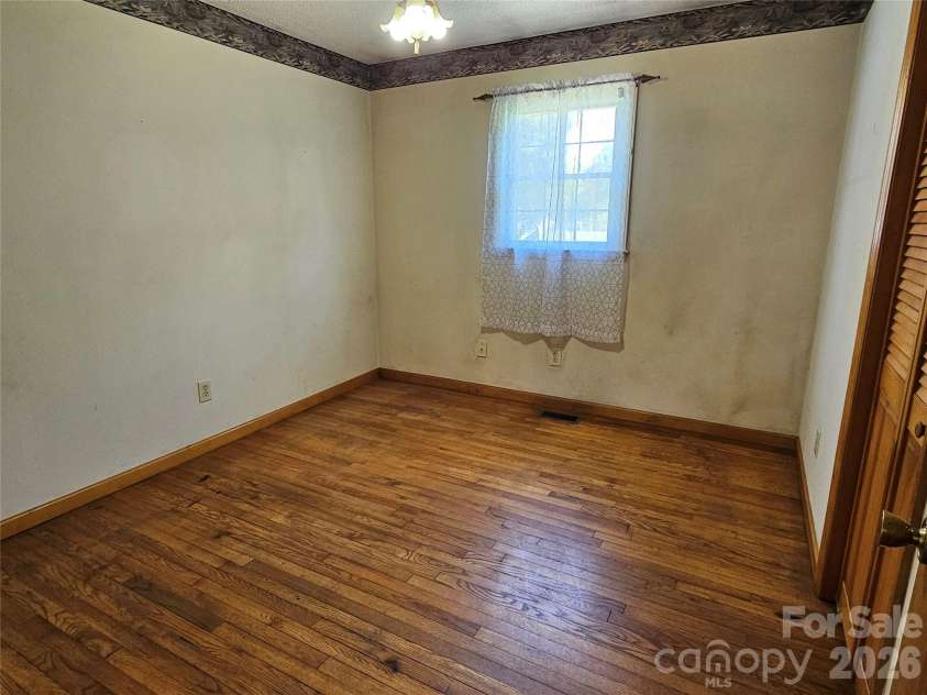 2648 Rose Place, Lenoir, NC 28645.  MLS# CAR4424930, YatesRealty ID 51032. 
