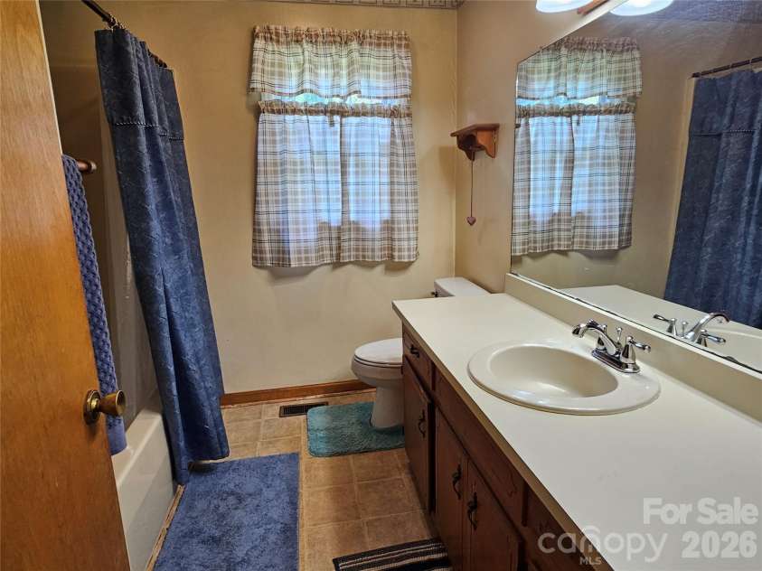 2648 Rose Place, Lenoir, NC 28645.  MLS# CAR4424930, YatesRealty ID 51032. 