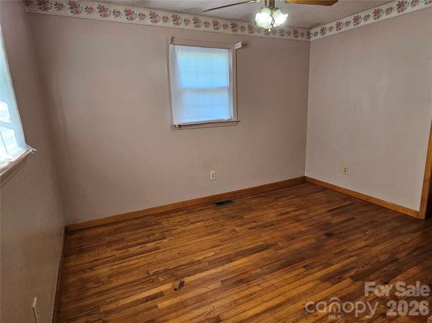 2648 Rose Place, Lenoir, NC 28645.  MLS# CAR4424930, YatesRealty ID 51032. 