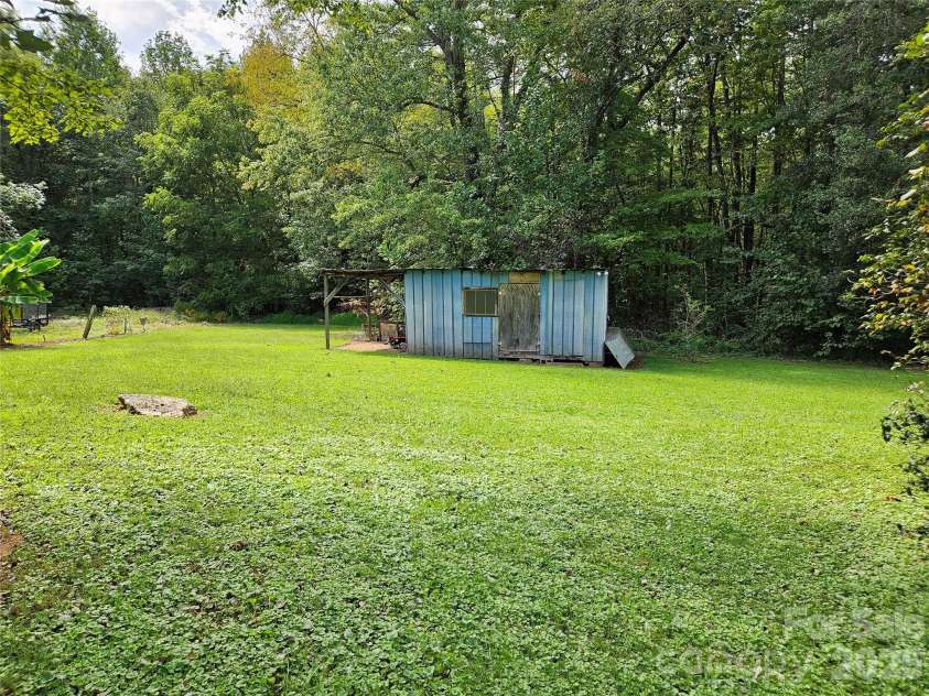 2648 Rose Place, Lenoir, NC 28645.  MLS# CAR4424930, YatesRealty ID 51032. 
