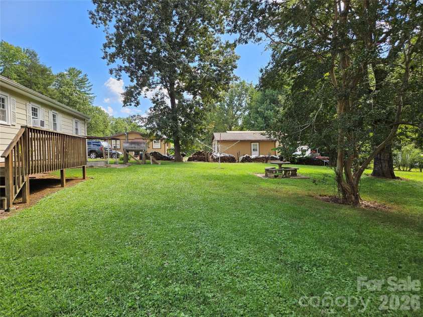 2648 Rose Place, Lenoir, NC 28645.  MLS# CAR4424930, YatesRealty ID 51032. 