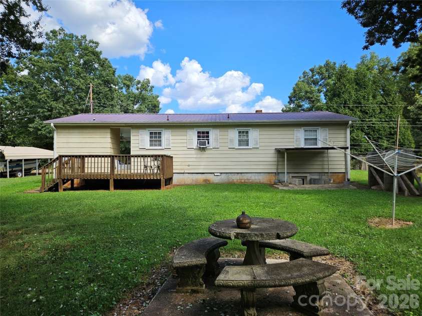 2648 Rose Place, Lenoir, NC 28645.  MLS# CAR4424930, YatesRealty ID 51032. 