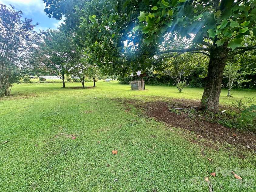 226 Flat Rock Drive, Lincolnton, NC 28092.  MLS# CAR4424761, YatesRealty ID 51033. 