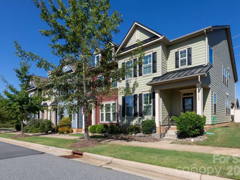 11324 Westbranch Parkway, Davidson, NC 28036.  MLS# CAR4424893, YatesRealty ID 51034. 