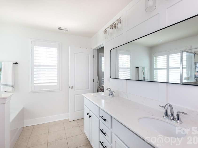 11324 Westbranch Parkway, Davidson, NC 28036.  MLS# CAR4424893, YatesRealty ID 51034. 