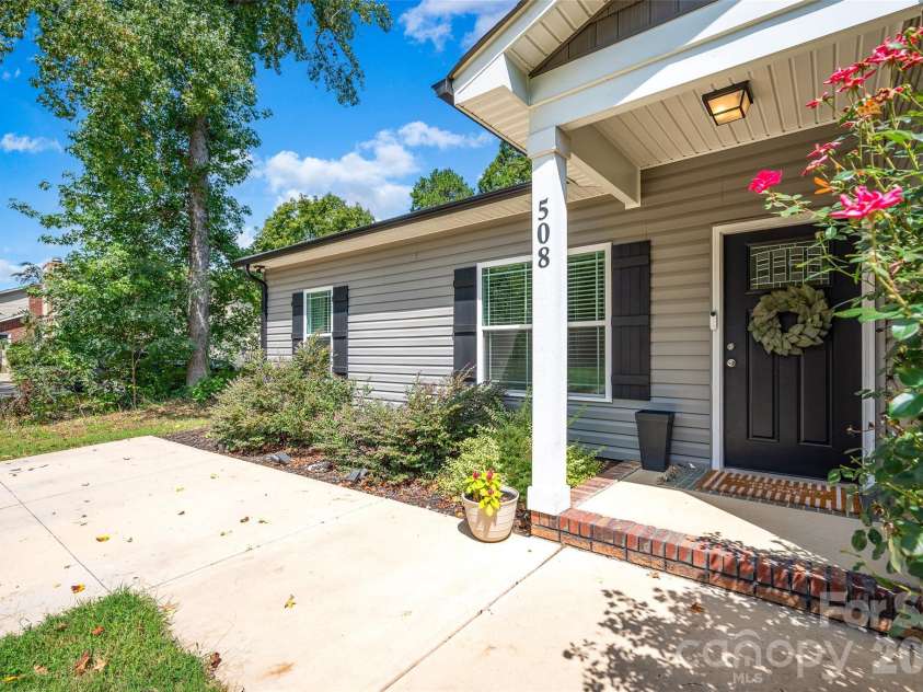 508 Willow Road, Salisbury, NC 28147.  MLS# CAR4424265, YatesRealty ID 51036. 