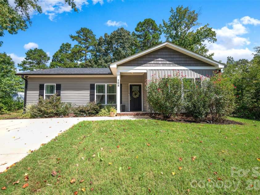 508 Willow Road, Salisbury, NC 28147.  MLS# CAR4424265, YatesRealty ID 51036. 