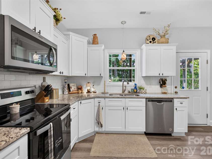 508 Willow Road, Salisbury, NC 28147.  MLS# CAR4424265, YatesRealty ID 51036. 
